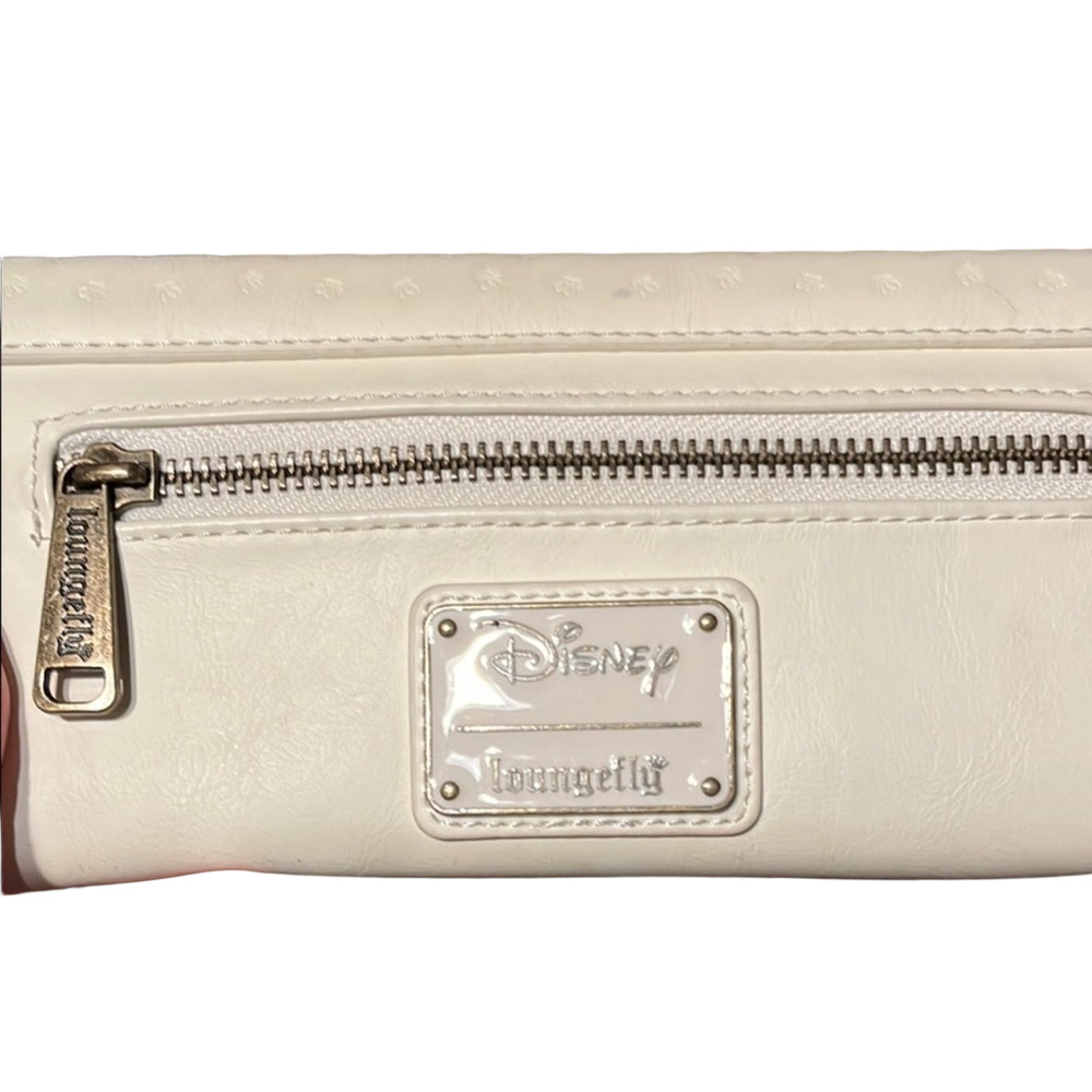 Winnie the Pooh Cream Clutch Wallet Loungefly & Disney Hard Tag VERY RARE - Picture 2 of 16